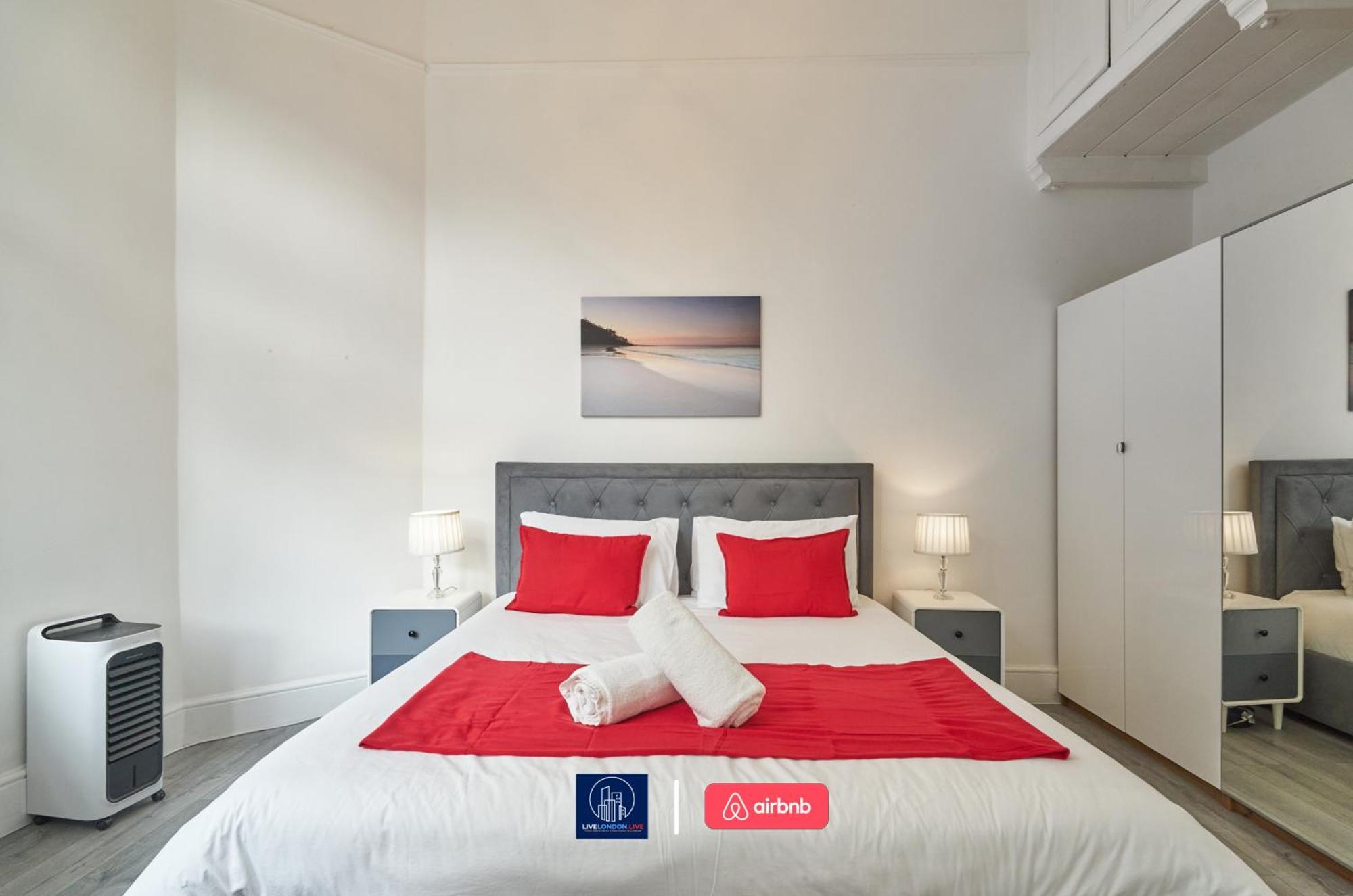 Last-Minute Specials L Sleeps Up To 4 Guests L One-Bedroom Apartment With King Bed And High Ceilings Near Camden By Live London Short Lets & Serviced Accommodation Екстер'єр фото