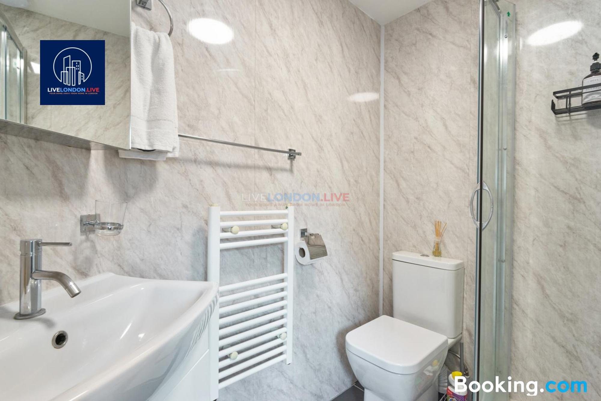 Last-Minute Specials L Sleeps Up To 4 Guests L One-Bedroom Apartment With King Bed And High Ceilings Near Camden By Live London Short Lets & Serviced Accommodation Екстер'єр фото